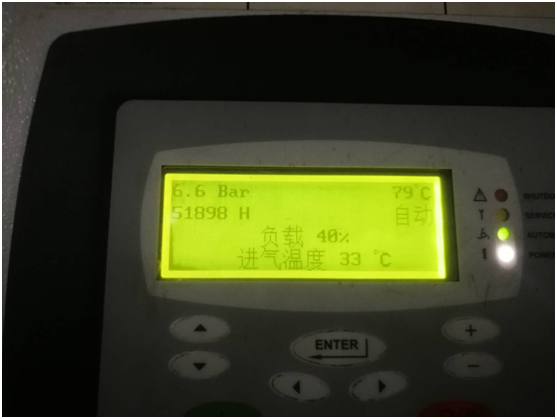 由于油品問(wèn)題導(dǎo)致油氣分離器壓差高，空壓機(jī)潤(rùn)滑油結(jié)膠，油濾堵塞，機(jī)器高溫報(bào)警(圖6)