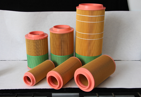 螺桿空壓機(jī)三濾長(zhǎng)期不更換的危害(圖1) 螺桿空壓機(jī)三濾長(zhǎng)期不更換的危害(圖1)